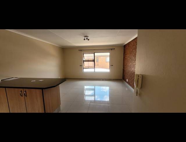 2 BEDROOM TOWNHOUSE FOR SALE IN FLORENTIA